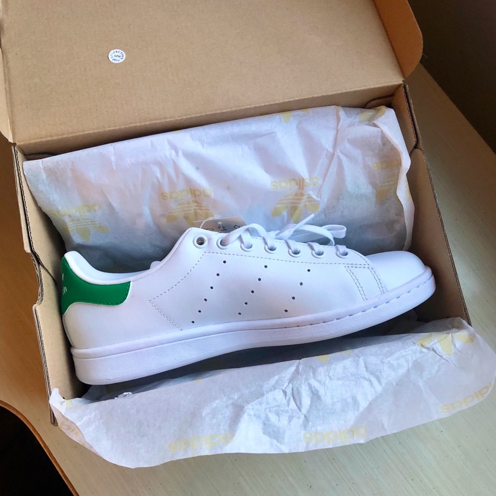 NWT Adidas Stan Smiths